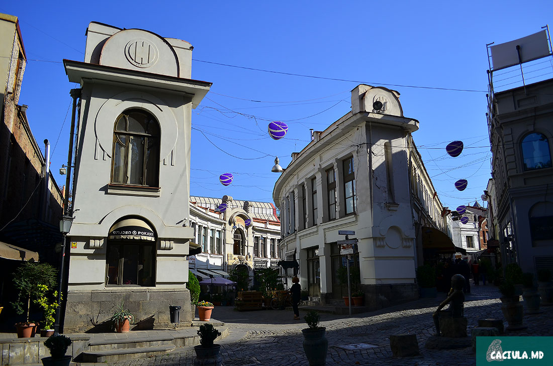вид на улицы Шардени, Тбилиси 2016 год