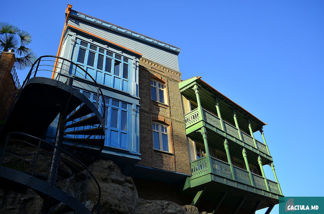 домики старого Тбилиси вновь имеют современный вид