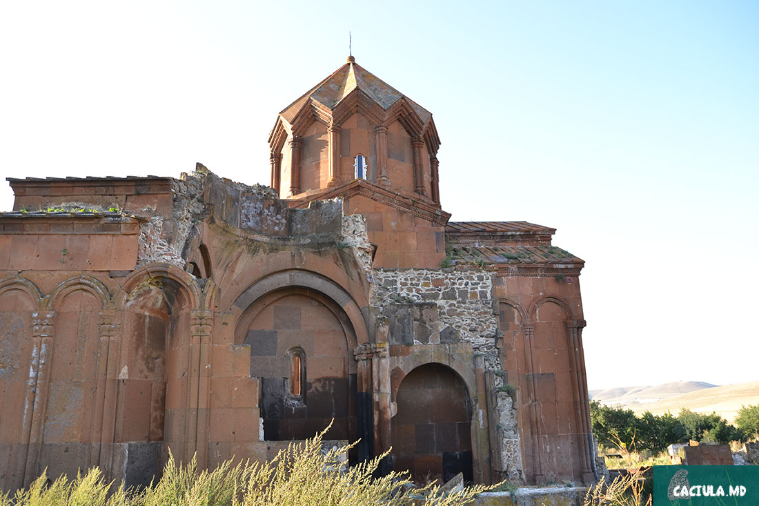 армянский крестово-купольный храм "Анийской эпохи"